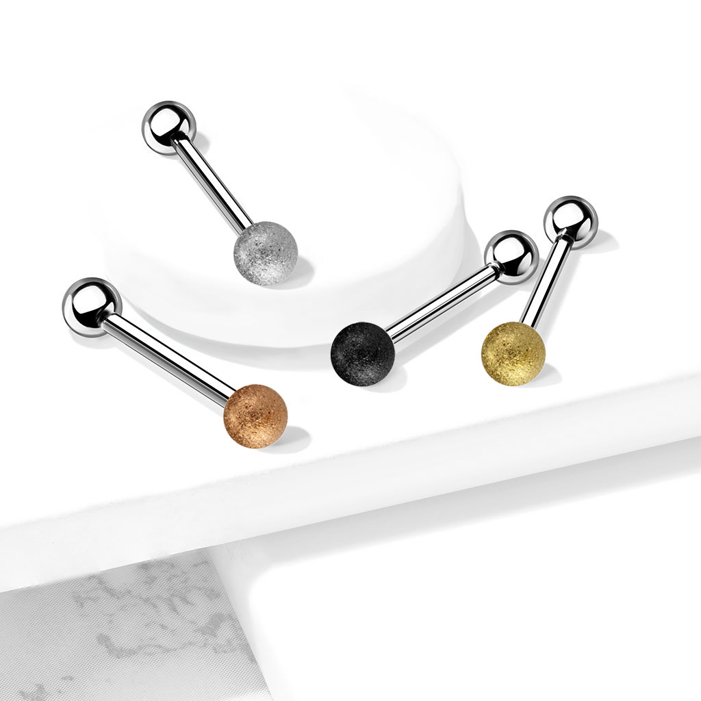 Tungepiercing med diamantlook